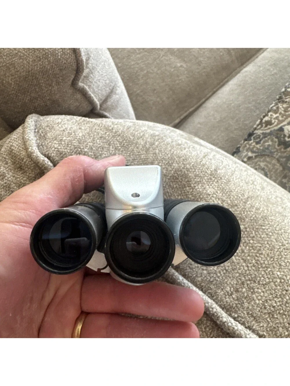 Vivitar CV-1025V Binoculars New Batteries Works Great